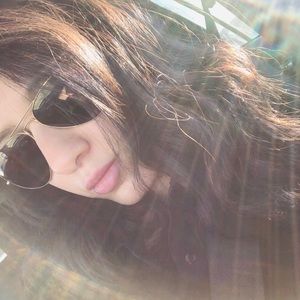 Meet your Posher, Daniela